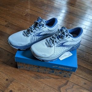 Brooks Adrenaline GTS 21 - new in box
